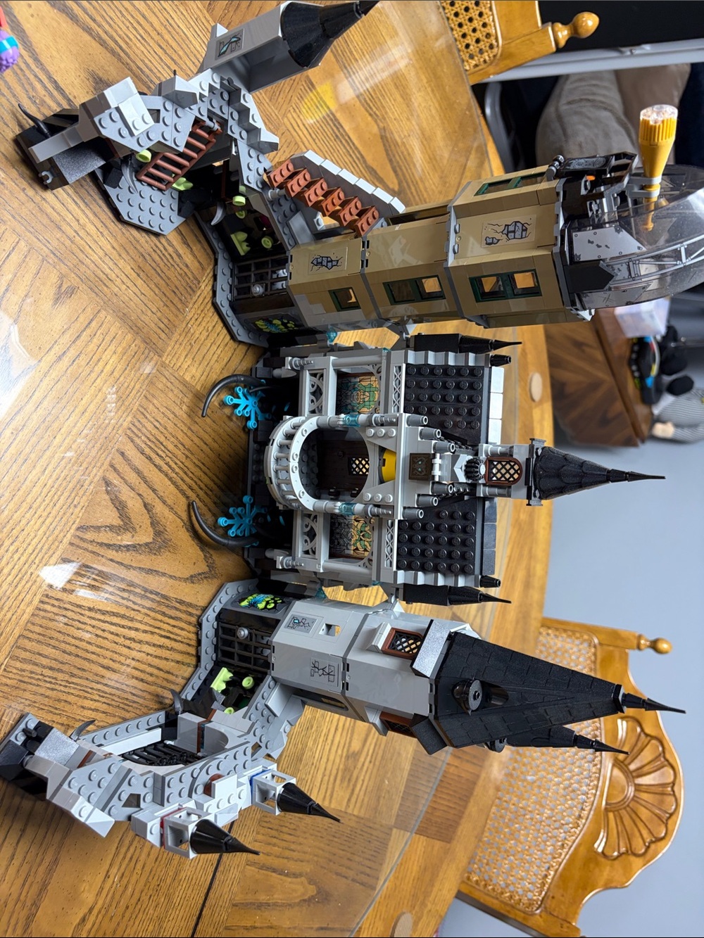Lego Hidden Sides Mystery Castle with Minifigs (complete) - Picture 4 of 4